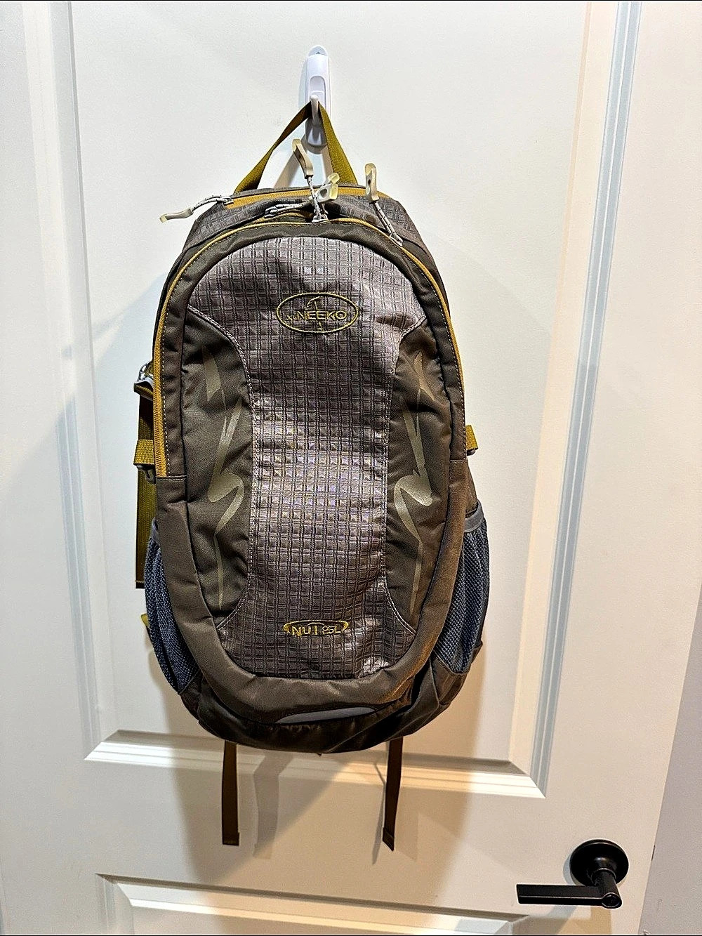 NWOT Neeko Outdoor Hiking Backpack Daypack – Mint Condition
